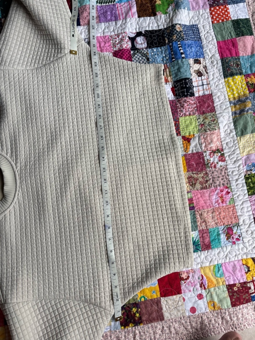 lululemon athletica Quilted Crewneck Sweatshirt in Light Beige with Neon Trim - Picture 7 of 9